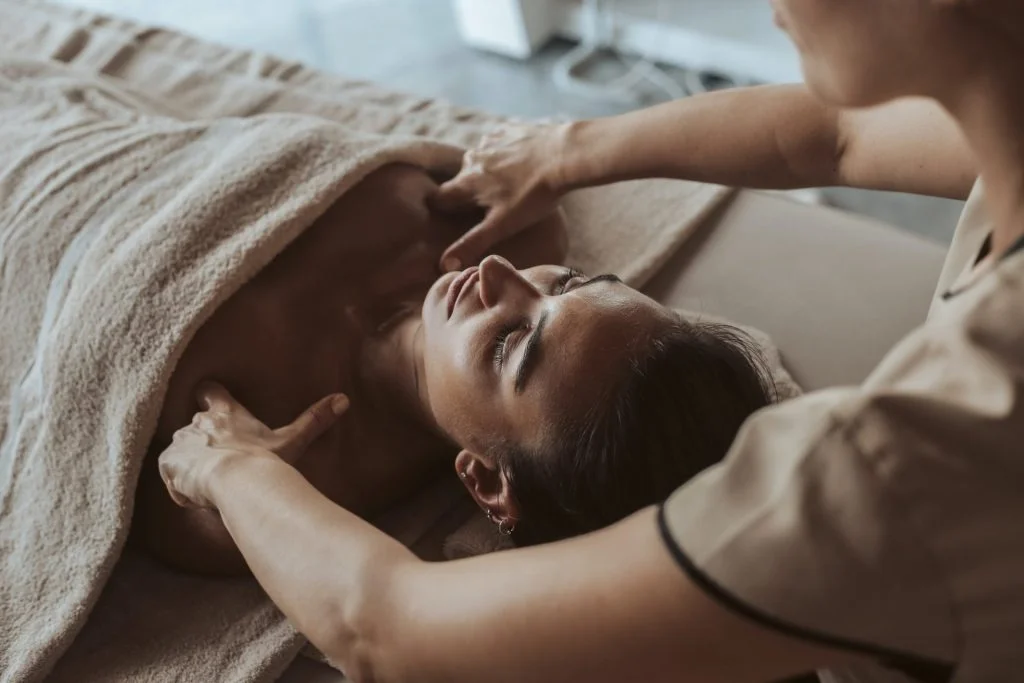 enjoy Best massage in bahrain massage center